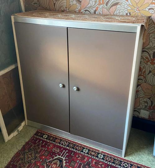 2-deurs commode met 2 nachtkastjes, Huis en Inrichting, Kasten | Roldeurkasten en Archiefkasten, Zo goed als nieuw, Ophalen
