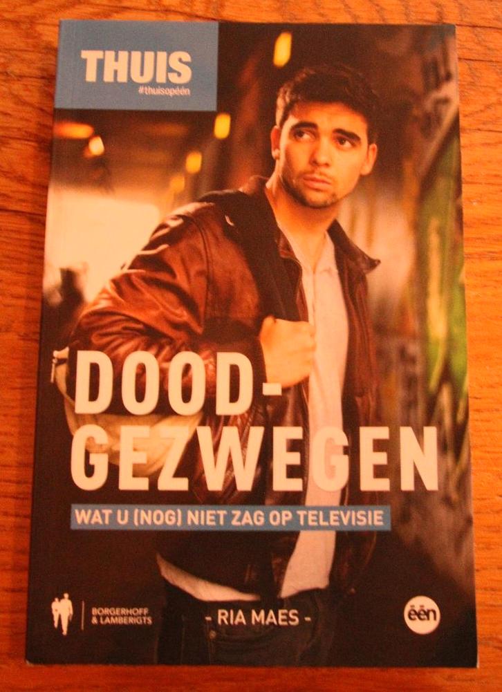 Thuisboek Doodgezwegen over Lowie - zr mooie staat, Livres, Aventure & Action, Utilisé, Enlèvement ou Envoi