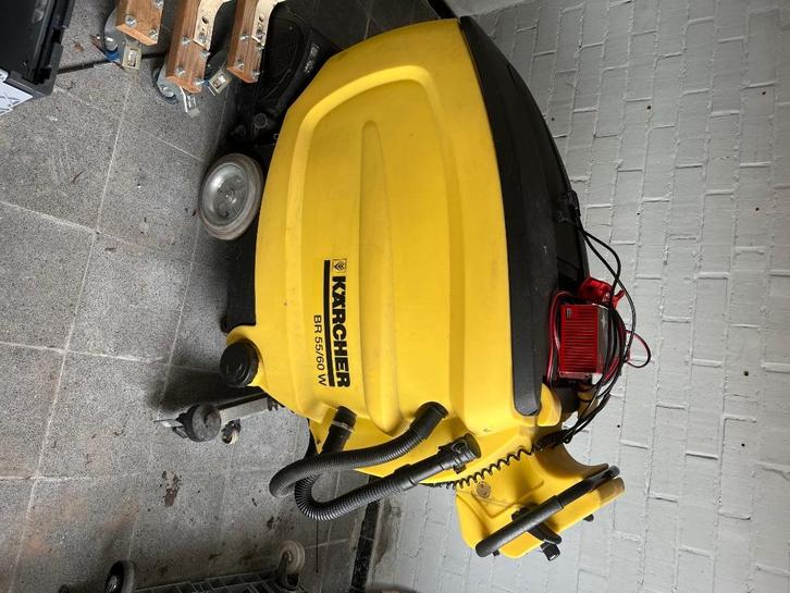 Kärcher BR 55/60 W schrobzuigmachine – defect, Doe-het-zelf en Bouw, Reinigingsmachines, Gebruikt, Schrobmachine, Ophalen