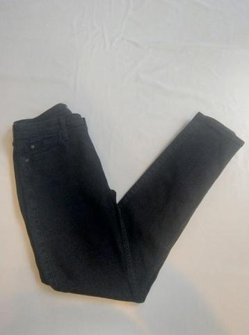 damesjeans Lee Elly (W28, L33) beschikbaar voor biedingen