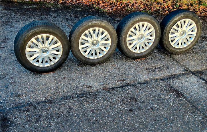 Pneus hiver 195/65-15 avec jantes VW, Auto-onderdelen, Banden en Velgen, Banden en Velgen, Winterbanden, 15 inch, 195 mm, Gebruikt