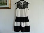 robe blanc et noir, dentelle, taille 11/12 ans, Ophalen of Verzenden, Zo goed als nieuw, Meisje, Jurk of Rok