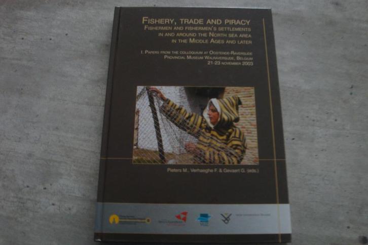 FISHERY, TRADE AND PIRACY ..., Boeken, Politiek en Maatschappij, Gelezen, Ophalen of Verzenden