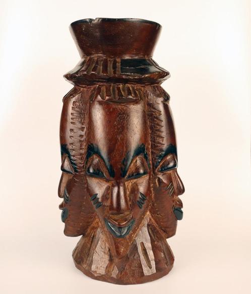Large African hand crafted, wood carved ashtray, Antiquités & Art, Art | Sculptures & Bois, Enlèvement ou Envoi