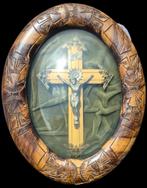 Kruis achter glas, Ophalen of Verzenden