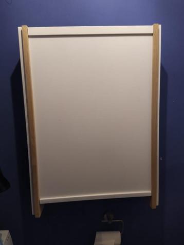 Table à langer murale beschikbaar voor biedingen