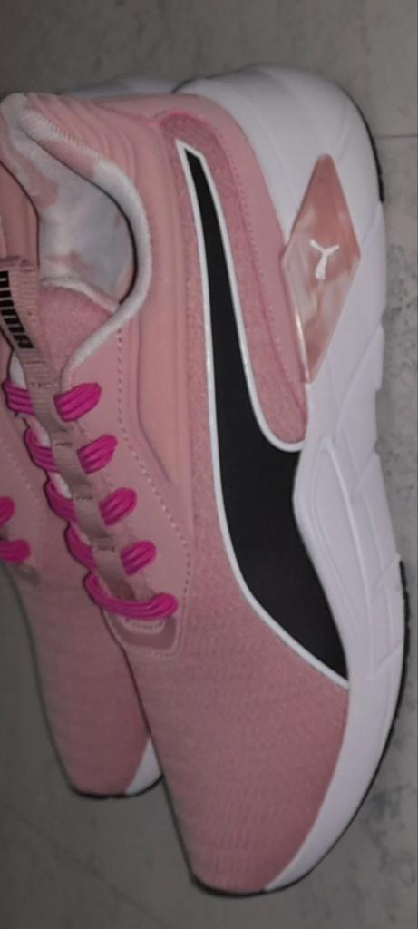 Basket puma rose original taille 37 nouvelle à saisir ️️️️↙️, Sport en Fitness, Loopsport en Atletiek, Zo goed als nieuw, Hardloopschoenen