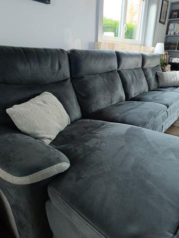 Zetel met elektrisch relaxbed en dagbed beschikbaar voor biedingen