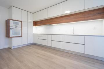 Nieuw 3 slaapkamer appartement met garage in centrum Lousã beschikbaar voor biedingen