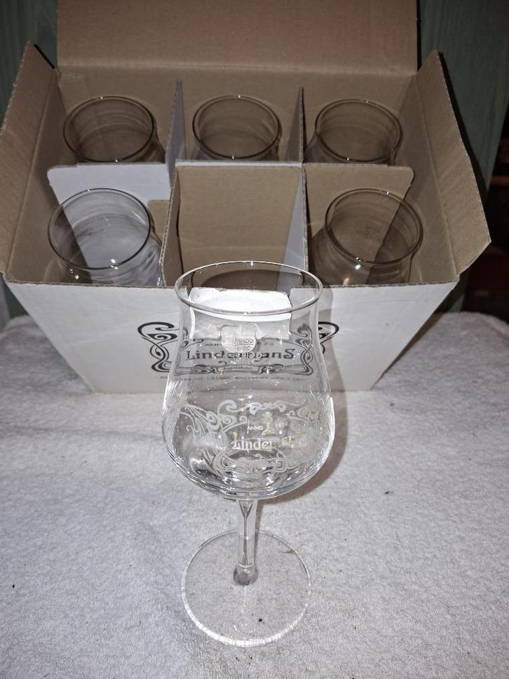 6 oude kristallen glazen, Lindemans, nieuwstaat, Verzamelen, Glas en Drinkglazen, Nieuw, Bierglas, Ophalen of Verzenden
