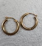 Goud 18k oorbellen, Handtassen en Accessoires, Oorbellen, Ophalen of Verzenden, Goud, Goud, Hangers