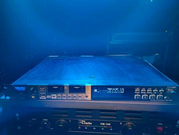 DN-700R SD/USB-audiorecorder voor netwerk
 beschikbaar voor biedingen