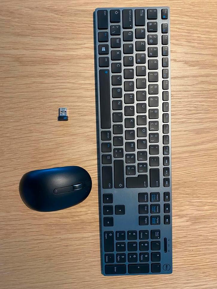 Combi draadloze muis & toetsenbord - Modern design, Computers en Software, Toetsenborden, Zo goed als nieuw, Azerty, Draadloos