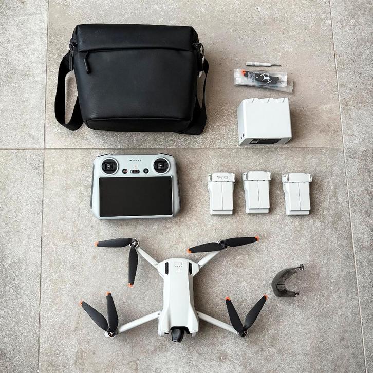 DJI Mini 3 Fly More Combo + DJI RC + 2 Accu Plus + 1 Normal, Audio, Tv en Foto, Drones, Drone met camera, Ophalen