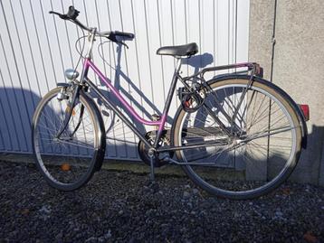 Damesfiets beschikbaar voor biedingen