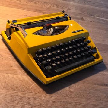 Vintage typemachine – origineel cadeau beschikbaar voor biedingen