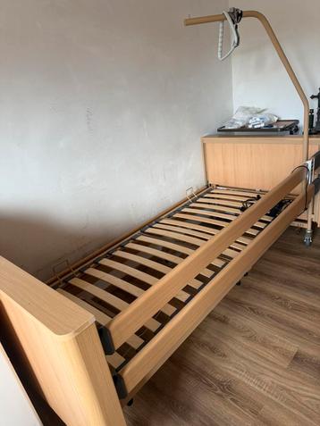 Elektrische bed beschikbaar voor biedingen