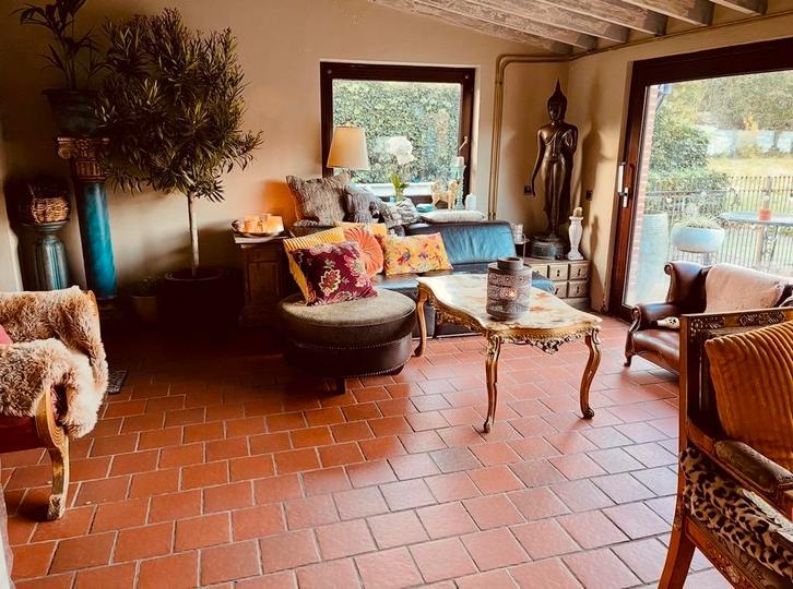 Table basse en marbre avec pieds en bois doré, Maison & Meubles, Ameublement | Revêtements de sol, Comme neuf, Enlèvement