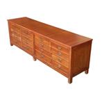 Vintage antieke ambachtelijke kast antiek dressoir