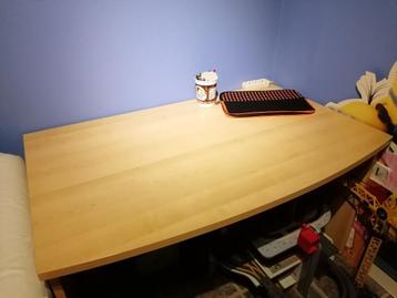 Bureau beschikbaar voor biedingen