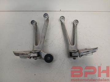 Duo voetsteunen Suzuki GSX-R 1000 K5 - K6 2005 t/m 2006 voet beschikbaar voor biedingen