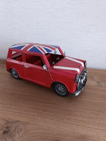 Mooie decoratieve ijzeren auto Mini Cooper beschikbaar voor biedingen