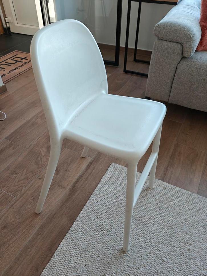 Witte kinderstoel, IKEA model URBAN, €10, Kinderen en Baby's, Kinderstoelen, Ophalen