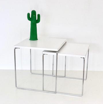 2 Vintage Brabantia - Set seventies design bijzettafels beschikbaar voor biedingen