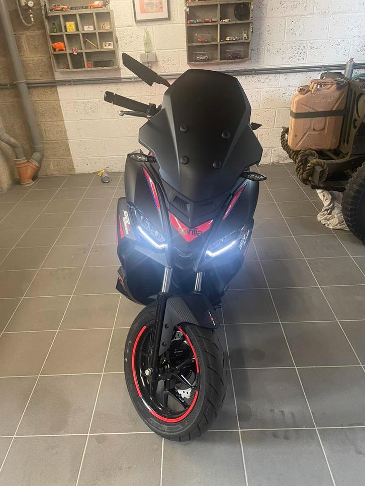 Aprilia sr gt 125 replica moto gp, Fietsen en Brommers, Scooters | Aprilia, Nieuw, Overige modellen, Benzine, Ophalen