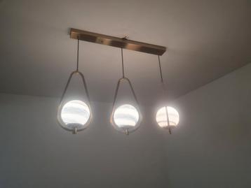 Plafondlamp beschikbaar voor biedingen