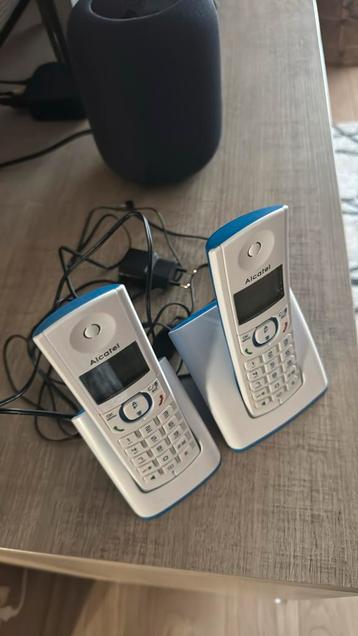 Téléphone fixe Alcatel 2 combinés impeccable  beschikbaar voor biedingen