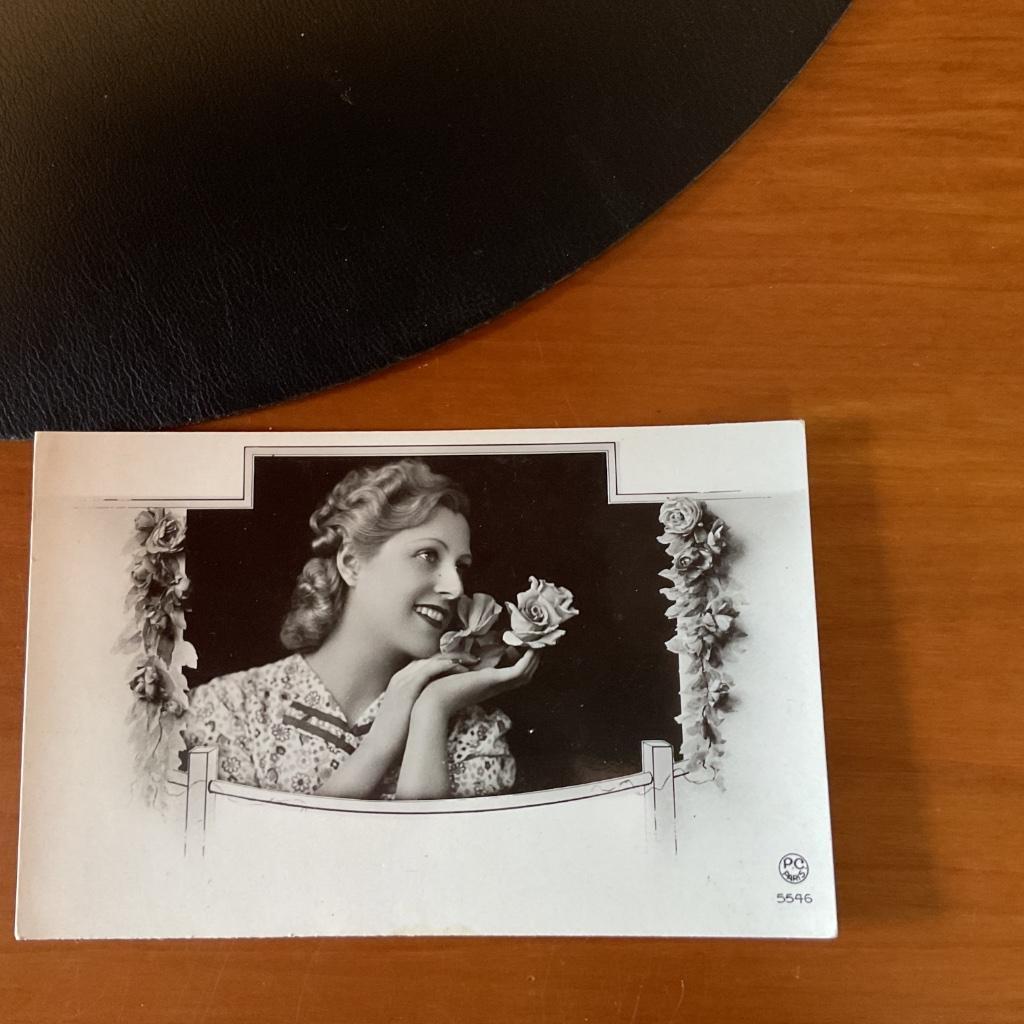 1 oude prachtige foto, mooi in een oud fotokadertje, Enlèvement ou Envoi, Photo