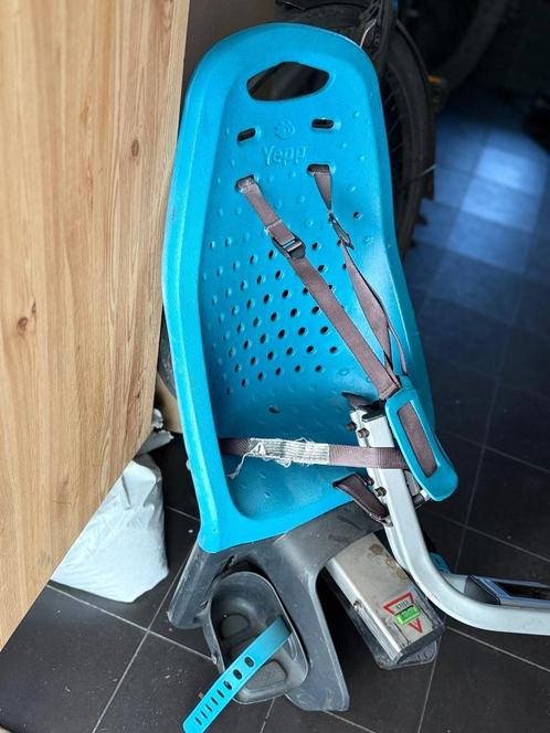 Te koop: Thule Yepp Maxi fietszitje – blauw, Fietsen en Brommers, Fietsaccessoires | Fietsstoeltjes, Zo goed als nieuw, Achterzitje