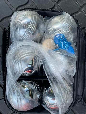 Jeux de boules set (6 ballen) beschikbaar voor biedingen