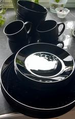 Zwarte serviesset, Huis en Inrichting, Ophalen, Zo goed als nieuw
