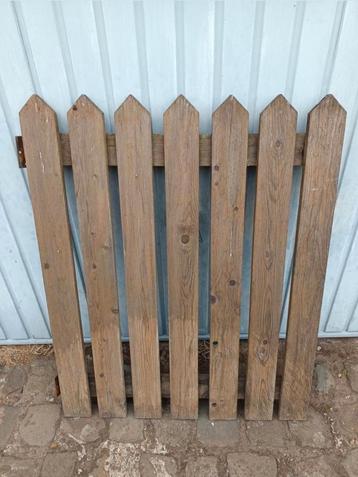 Houten tuinpoort beschikbaar voor biedingen