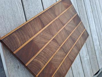 Kaasplank in hout beschikbaar voor biedingen