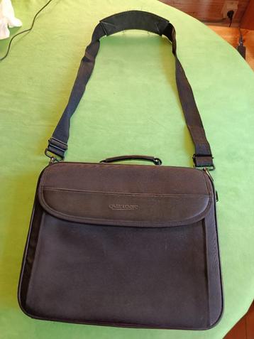 LAPTOP AKTETAS, CASELOGIC, binnenkant B 32 cm H 25,5 cm beschikbaar voor biedingen