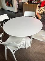 Design eettafel van het topmerk Sovet Italia ( model Flute), Enlèvement, Comme neuf