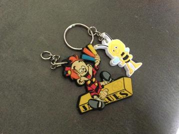LOT: BOEK, SIERADEN, SLEUTELHANGER, SLEUTELHANGER, VOLKSPOP, beschikbaar voor biedingen
