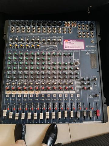 HK audio 2x250 rms , sub :1200 rms+ yamaha MG 166cx, Musique & Instruments, Enlèvement, Comme neuf