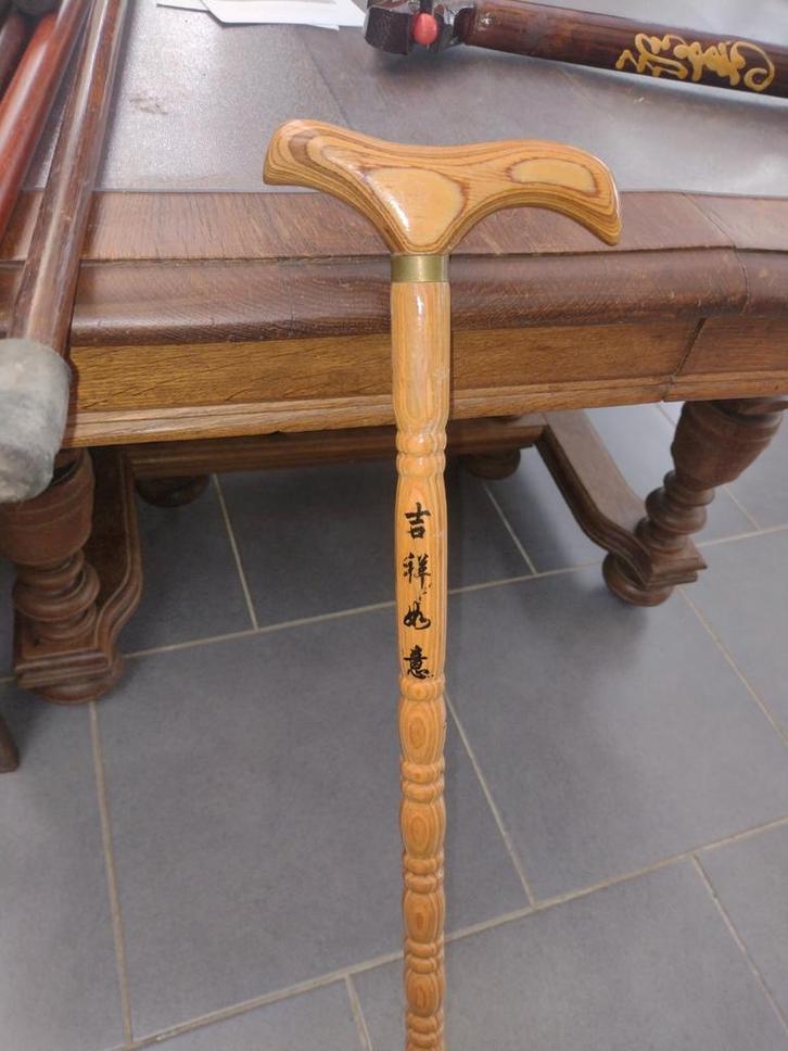 Riet, Antiek en Kunst, Antiek | Meubels | Tafels, Ophalen of Verzenden