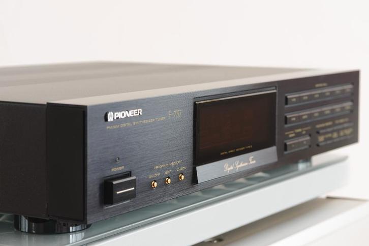 Pioneer F-737 topklasse tuner, Audio, Tv en Foto, Tuners, Zo goed als nieuw, Ophalen of Verzenden