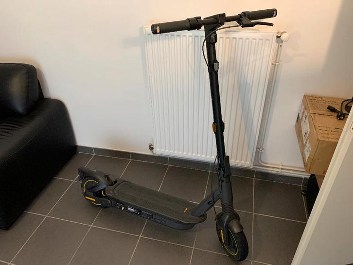 Ninebot Max G2 Débridée, Vélos & Vélomoteurs, Trottinettes, Comme neuf, Step électrique (E-scooter), Enlèvement