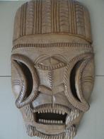 Masque immense masque indigène en bois Afrique Indonésie ?, Enlèvement ou Envoi