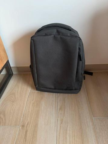 Laptoprugzak met USB oplaadpoort beschikbaar voor biedingen