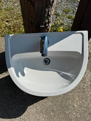 Lavabo en porcelaine blanc, Enlèvement, Comme neuf, Robinet