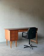 Vintage Scandinavisch teaken bureau, Huis en Inrichting, Bureaus, Ophalen, Zo goed als nieuw, Bureau