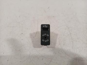 AUX POORT MET USB BMW X4 (F26) (01-2014/03-2018) (926660703) beschikbaar voor biedingen