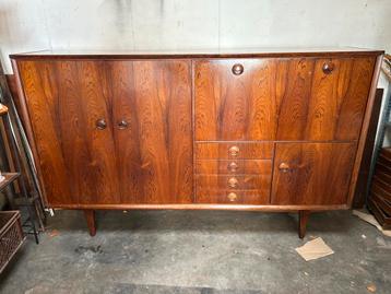 Highboard, wandmeubel, wandkast, grote kast in palisander beschikbaar voor biedingen